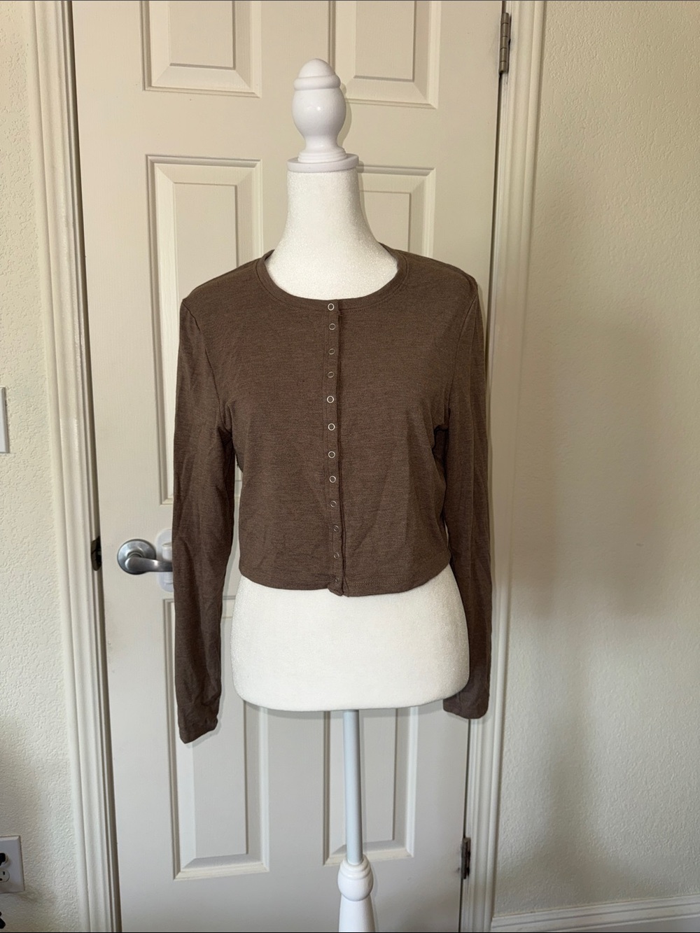 Abercrombie & Fitch Brown Cropped Button-Up Sweater